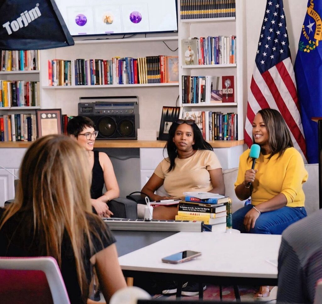 The judges sit down and ask questions to the startups for the pitch practice